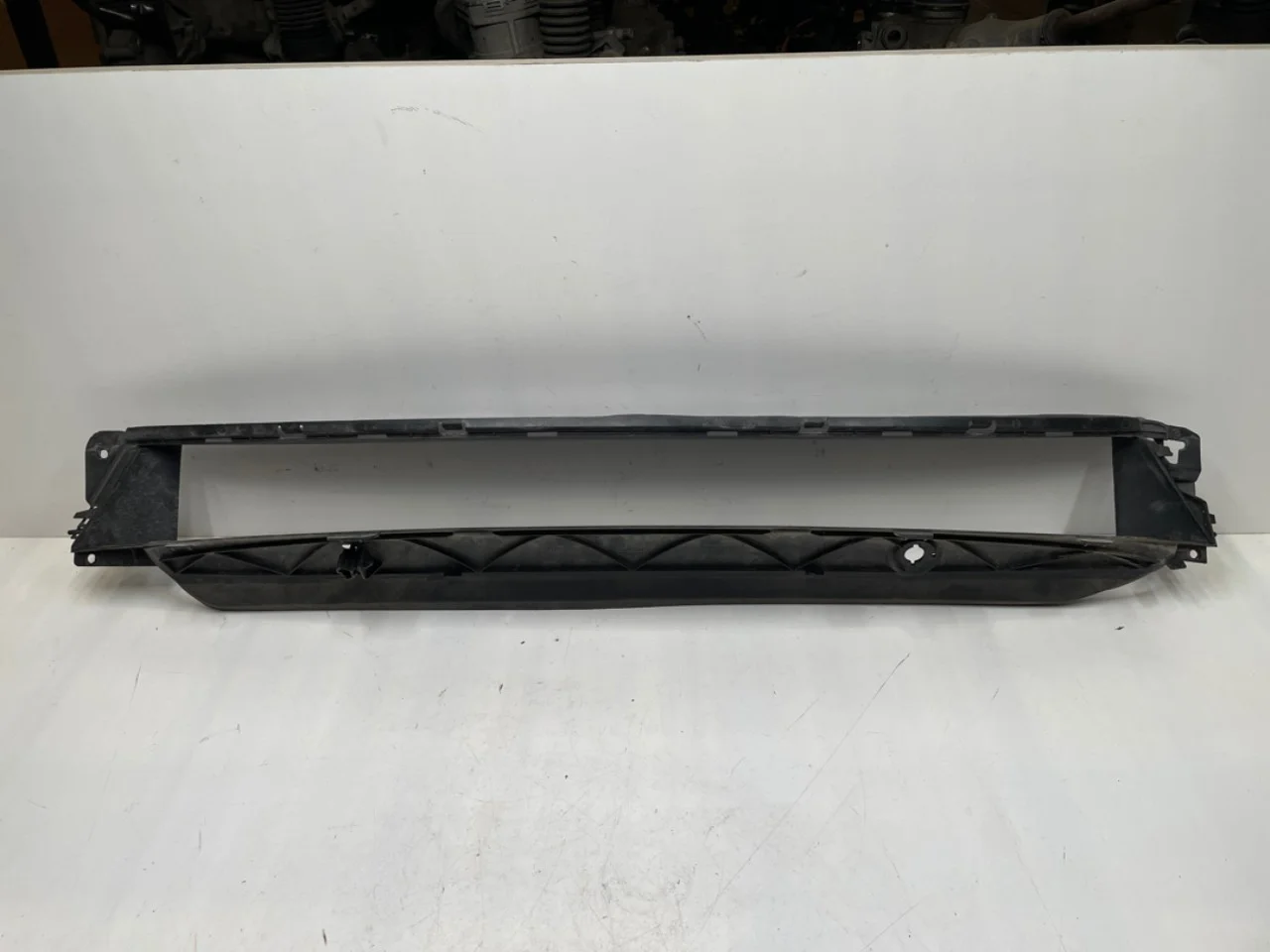 Tesla MODEL S 2013- Grille, center section view 4