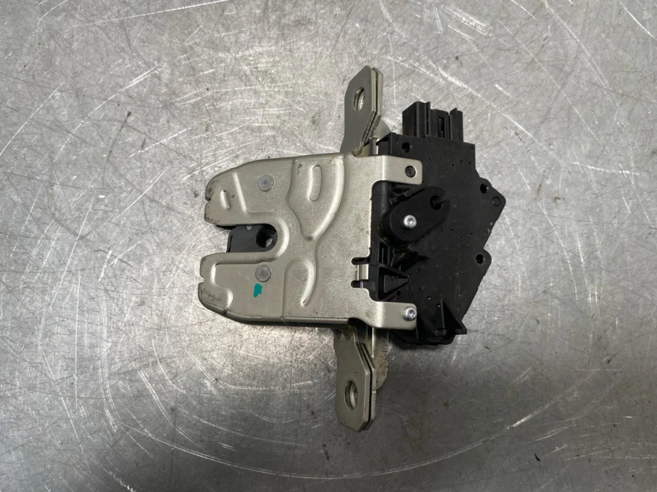 Mg ZS EV 2020- Tailgate lock