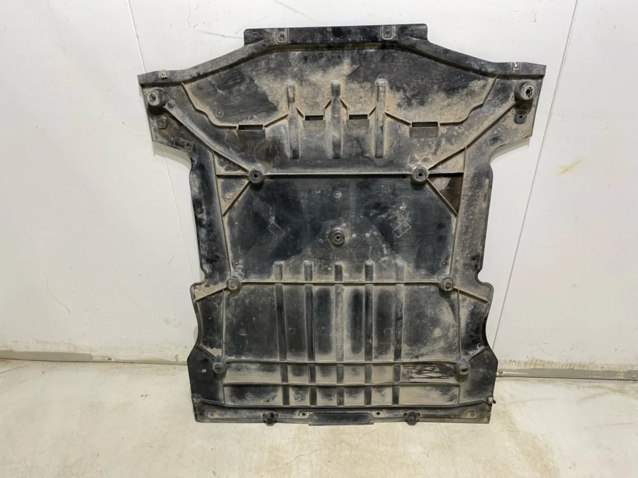Ford EXPLORER ELECTRIC 2024- Underbody protection plate (engine/gearbox/floor) view 2