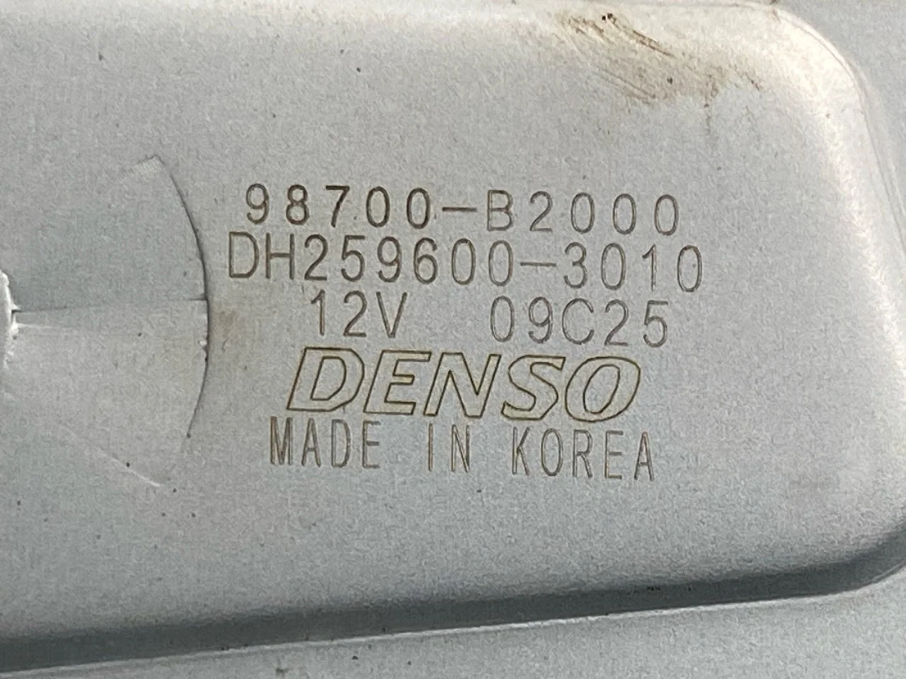 Kia SOUL 2009- Ablaktörlő motor, csomagtérajtó nézet 3