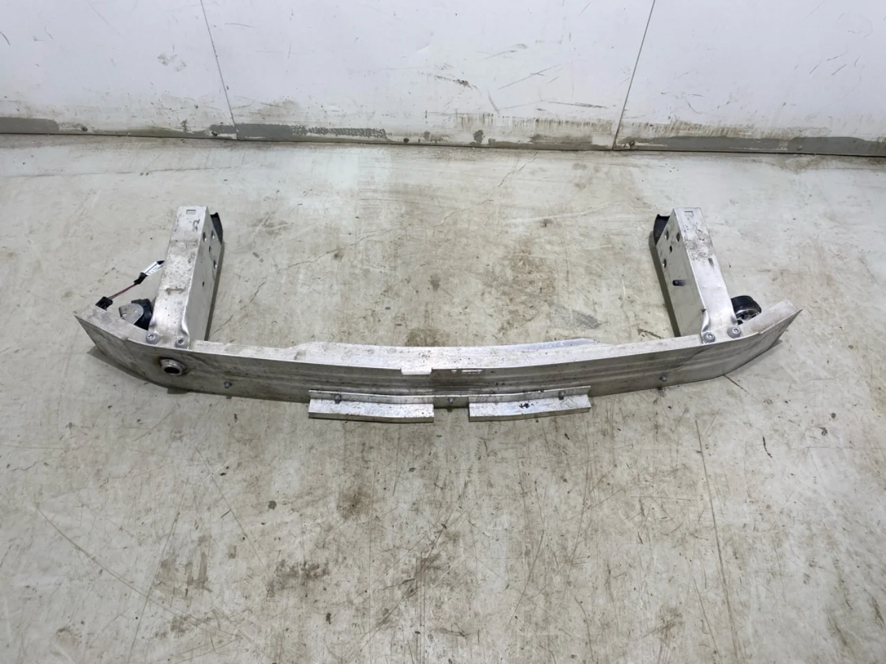 Mercedes EQB X243 2022- Bumper reinforcement beam, front view 2