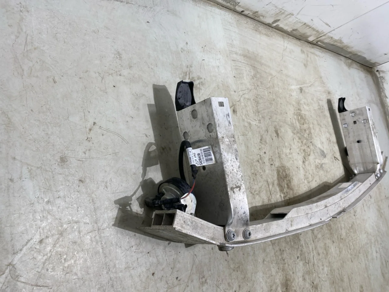 Mercedes EQB X243 2022- Bumper reinforcement beam, front view 3