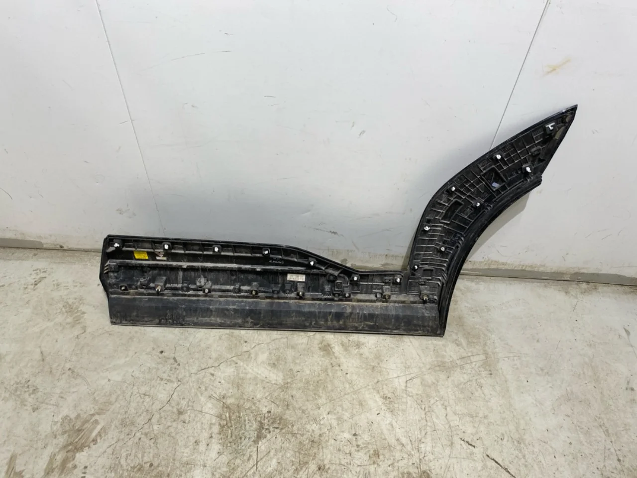 Trim molding, other view 4