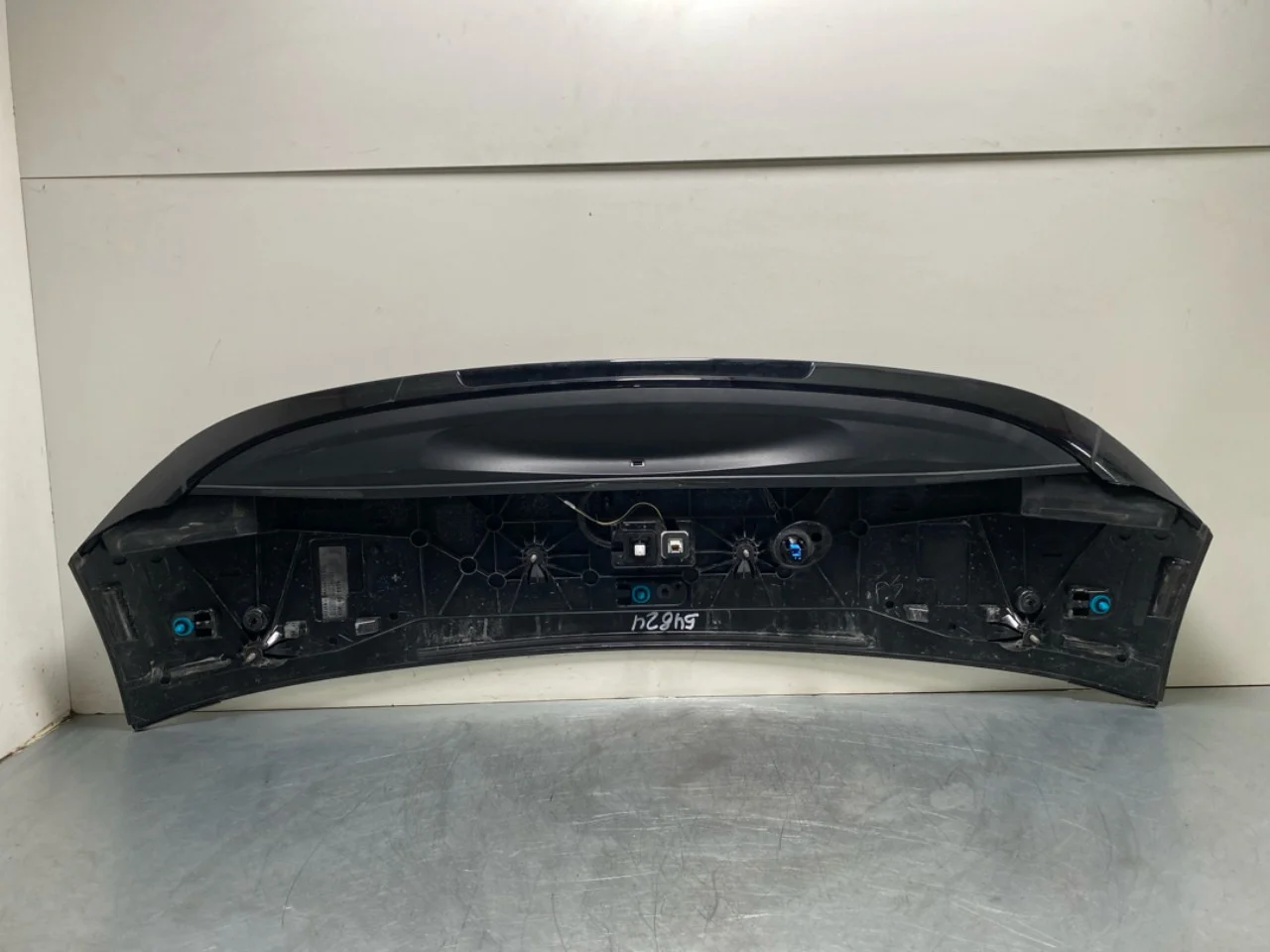 Mercedes EQE SUV X294 2022- Spoiler, tailgate view 3