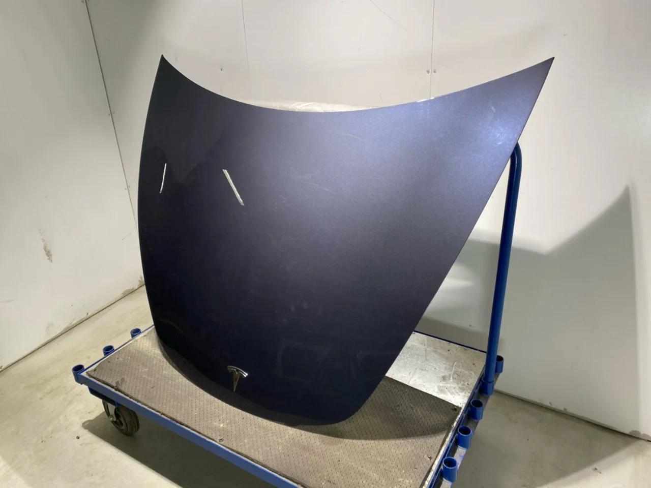 Tesla MODEL 3 2017--> Bonnet view 3