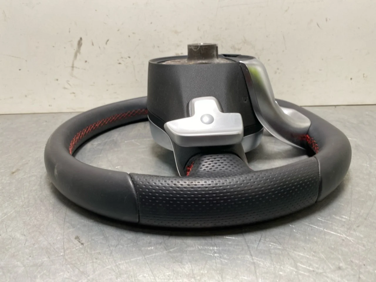 Mercedes EQB X243 2022- Steering wheel view 3