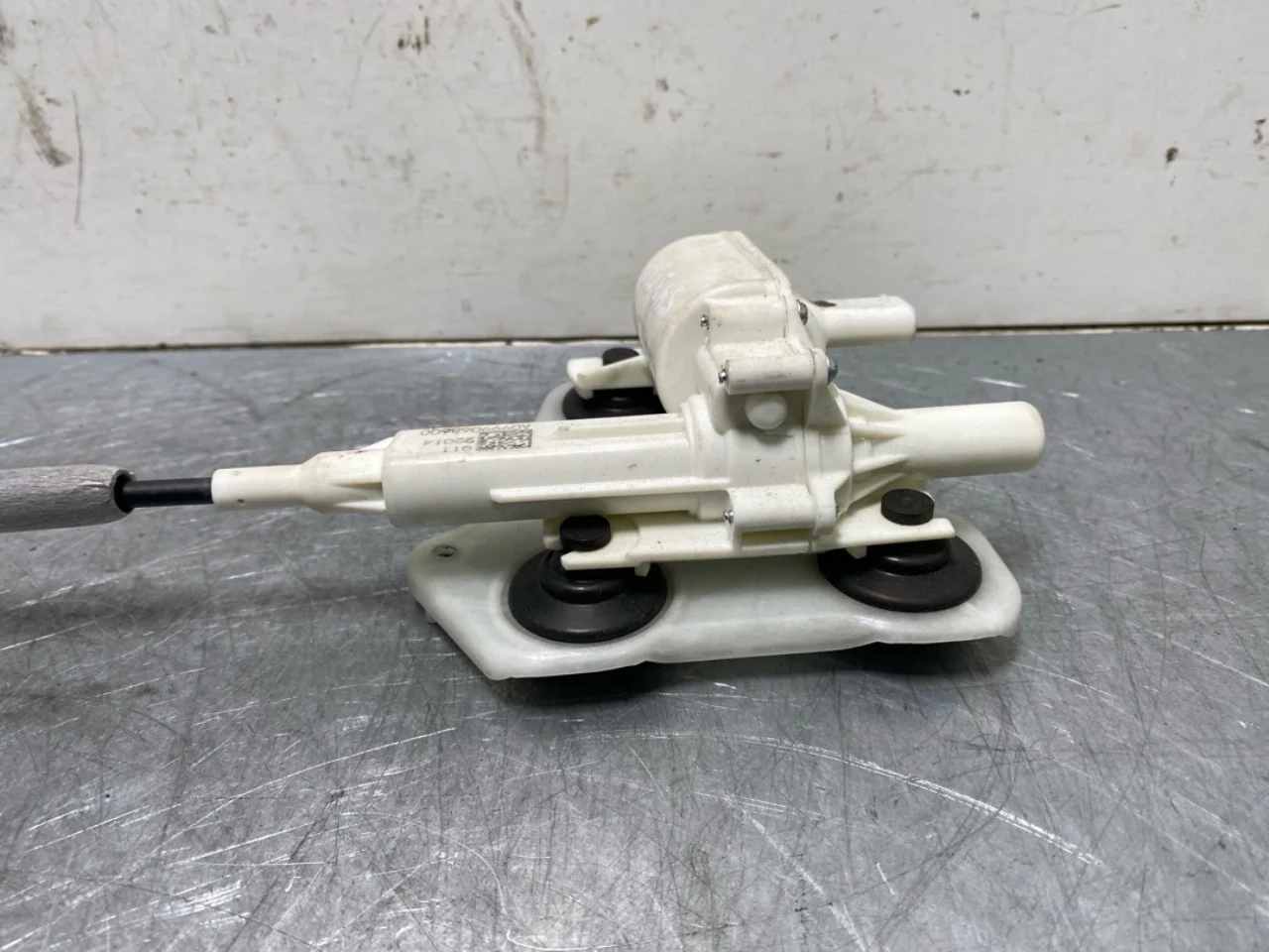 Mercedes EQB X243 2022- Central locking motor, tailgate view 3