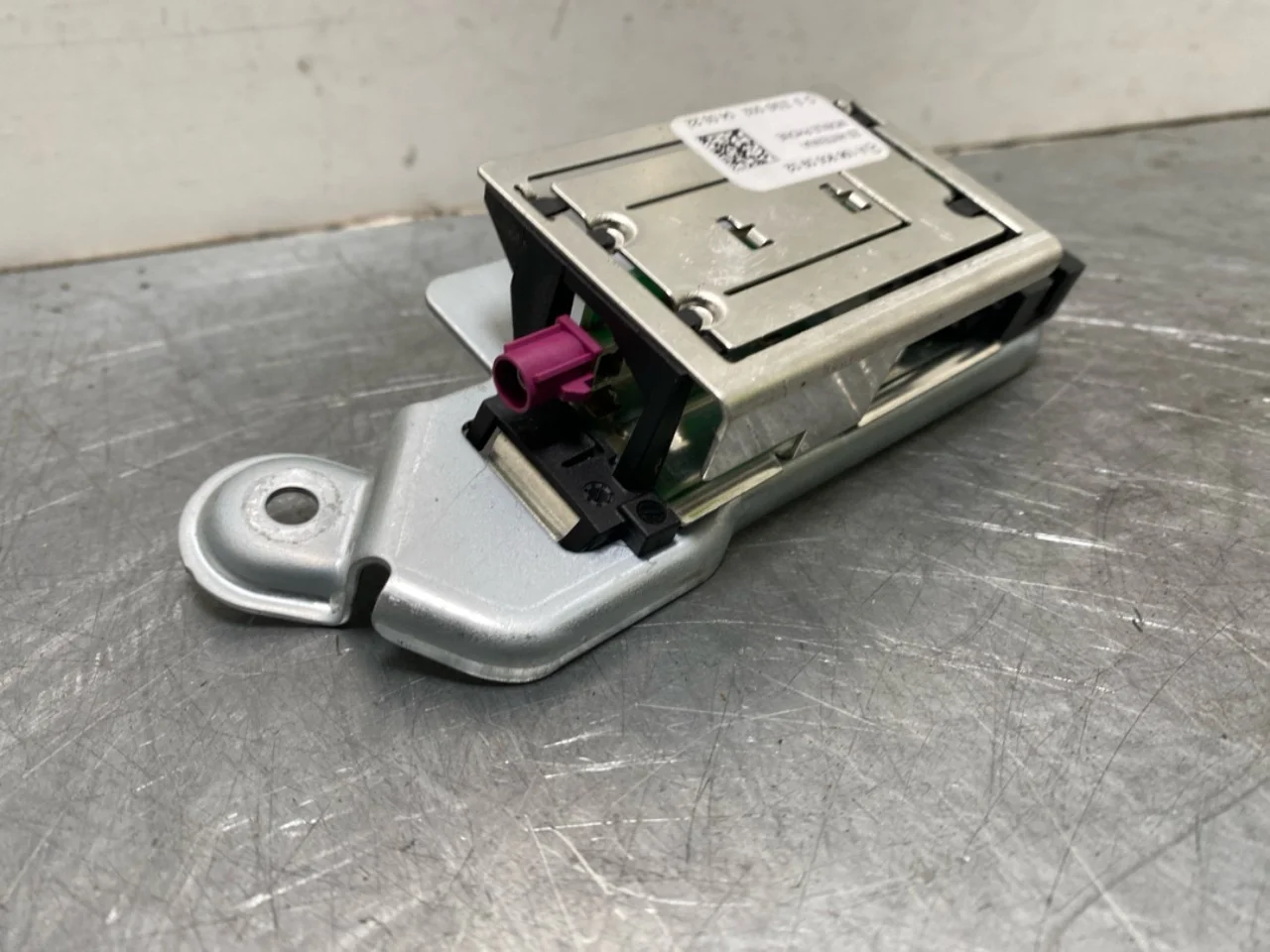 Mercedes EQB X243 2022- Antenna view 4