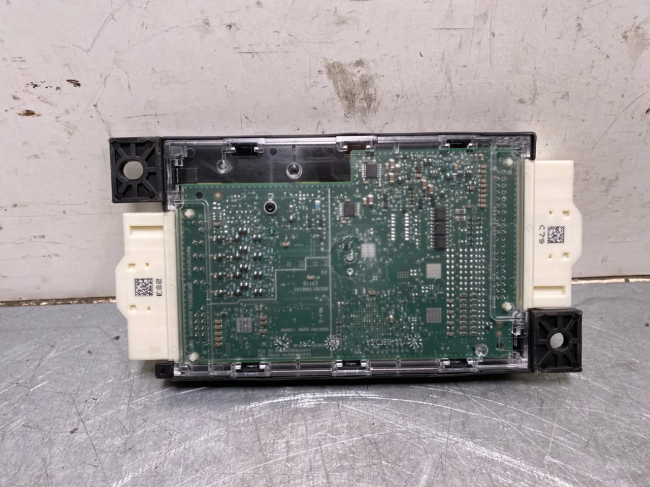 Mercedes EQB X243 2022- Vezérlőegység, kulcs nélküli rendszer nézet 2