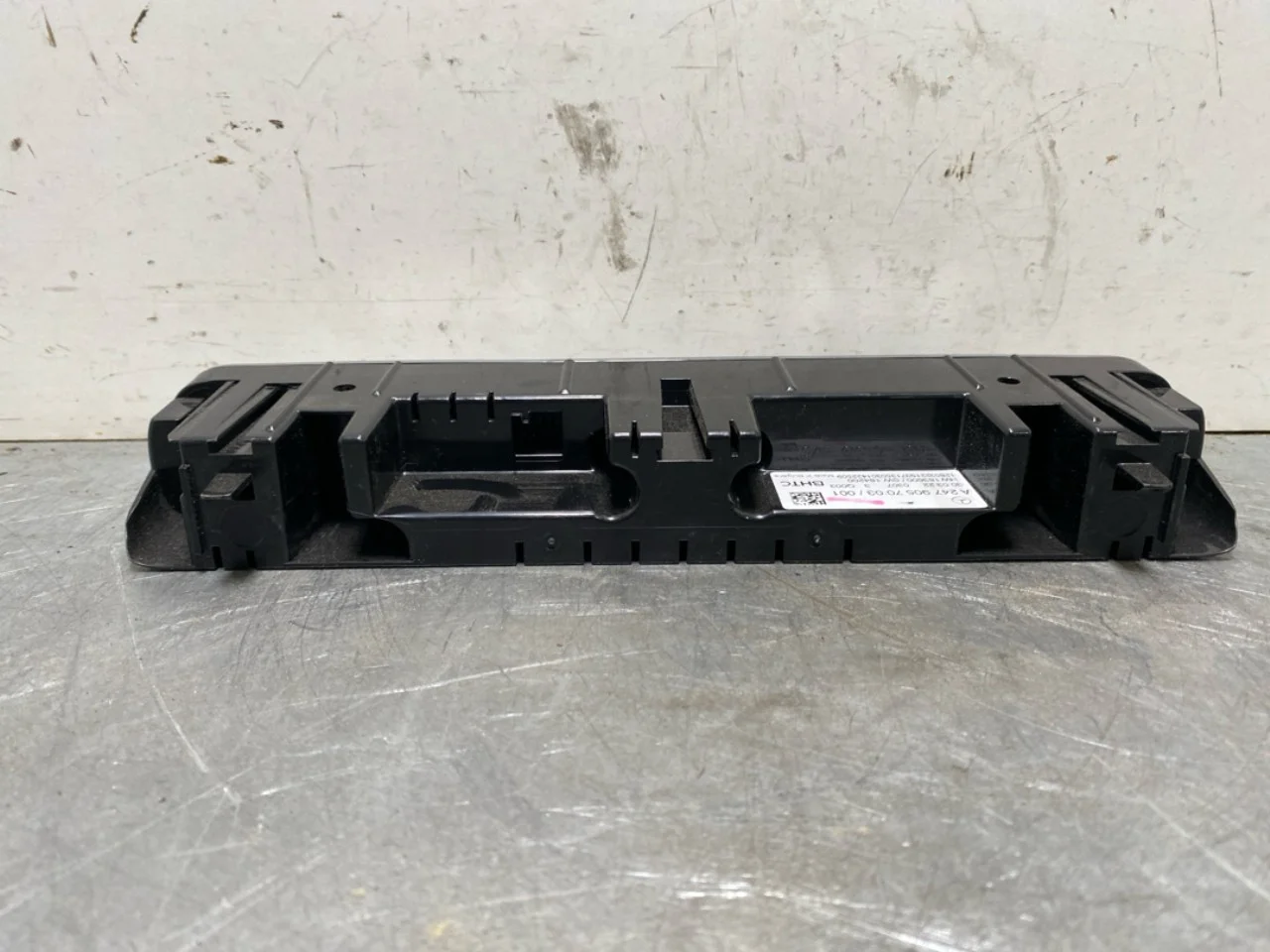 Mercedes EQB X243 2022- Heater control unit view 4