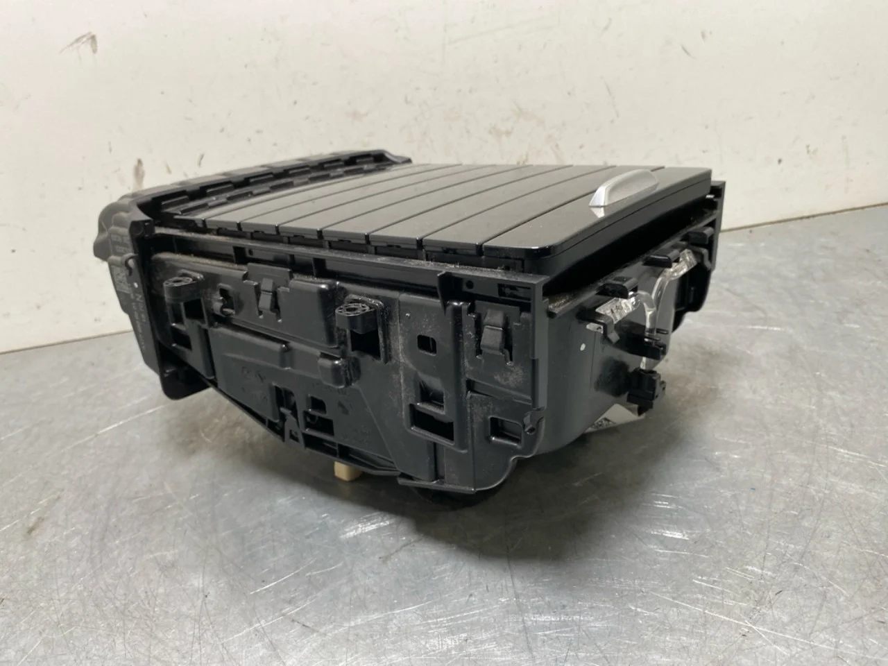 Mercedes EQB X243 2022- Cup holder view 4