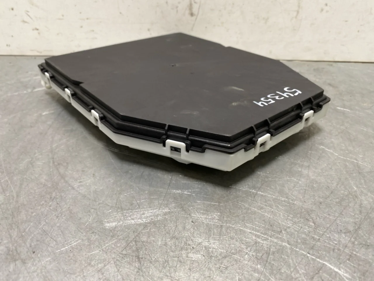 Mercedes EQB X243 2022- Climate control unit view 3