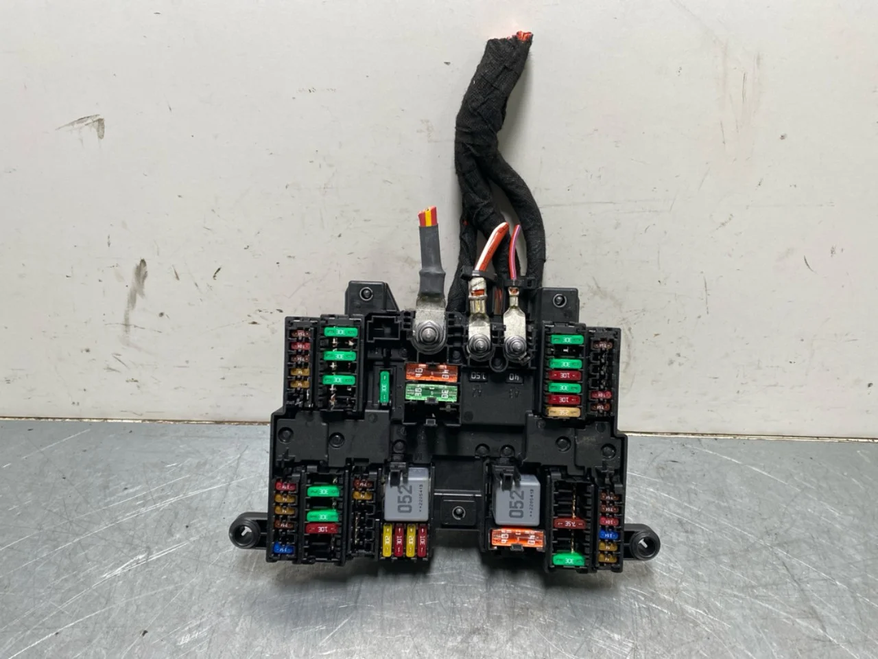 Mercedes EQB X243 2022- Biztosítékdoboz / elektromos központ