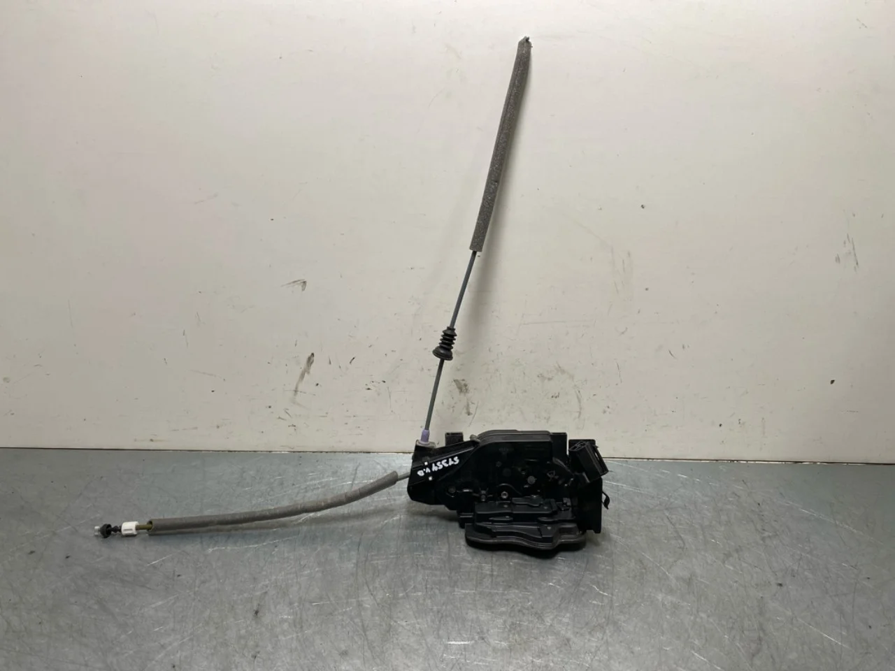 Mercedes EQB X243 2022- Door lock housing