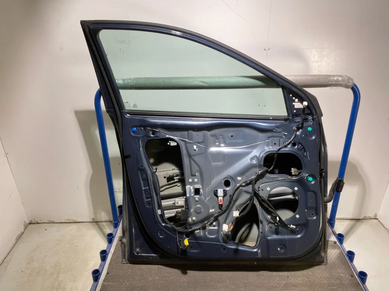 Hyundai KONA / ELECTRIC 2018-23 Ajtó, 4 ajtós, első, bal nézet 4