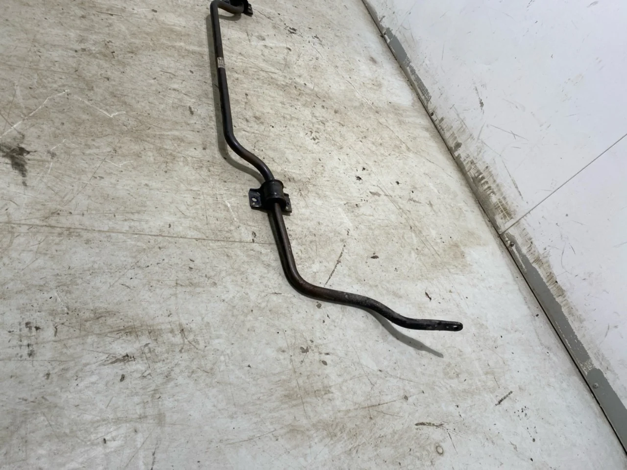 Stabilizer bar, rear view 2
