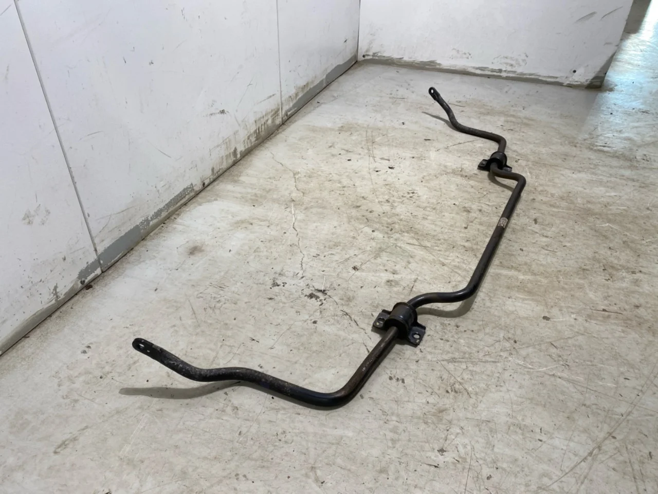 Stabilizer bar, rear view 3