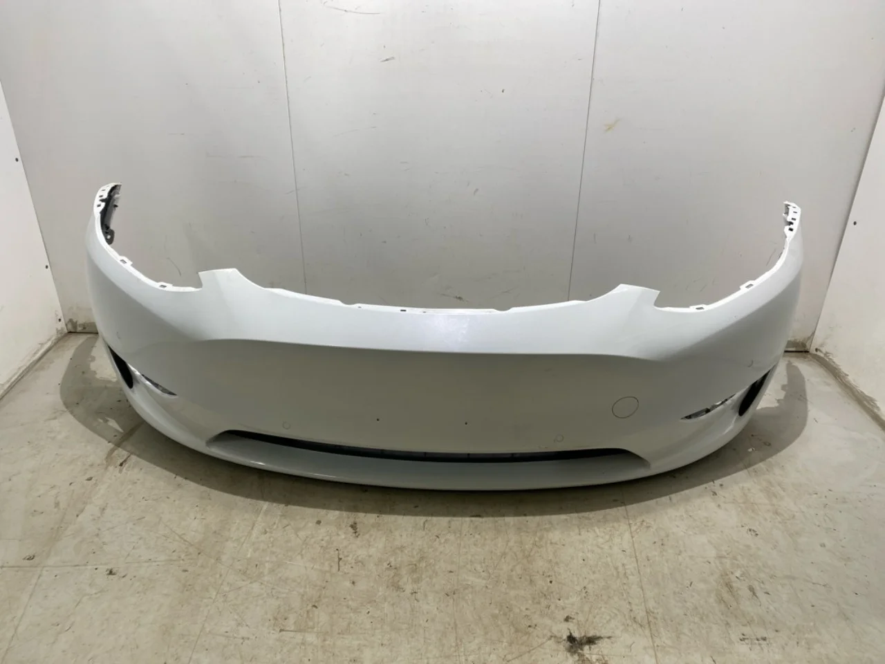 Tesla MODEL Y 2021- Front bumper