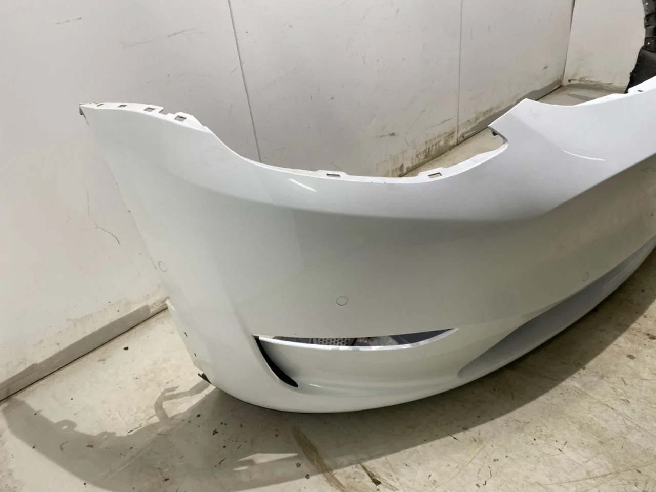 Tesla MODEL Y 2021- Front bumper view 2