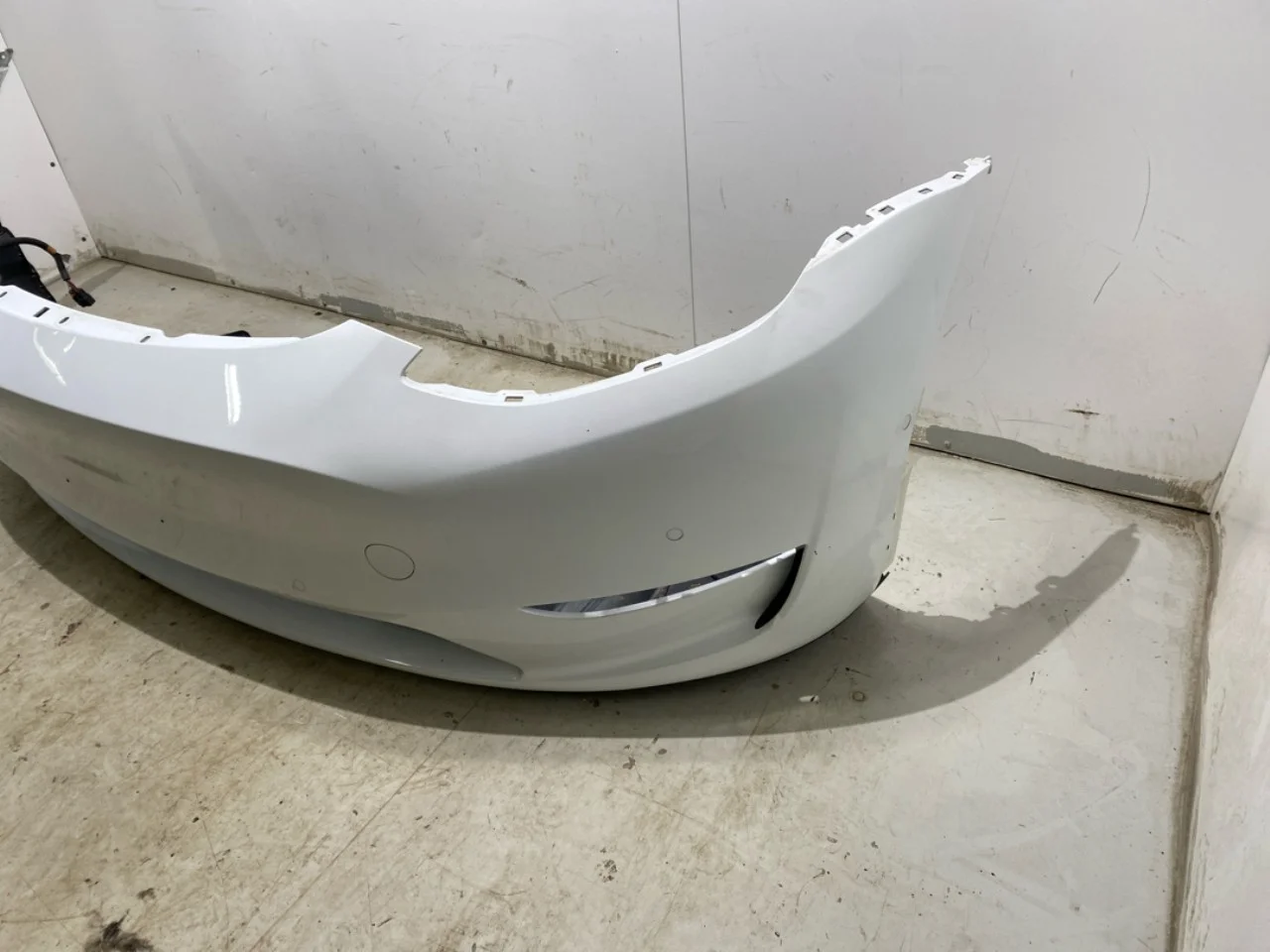 Tesla MODEL Y 2021- Front bumper view 3