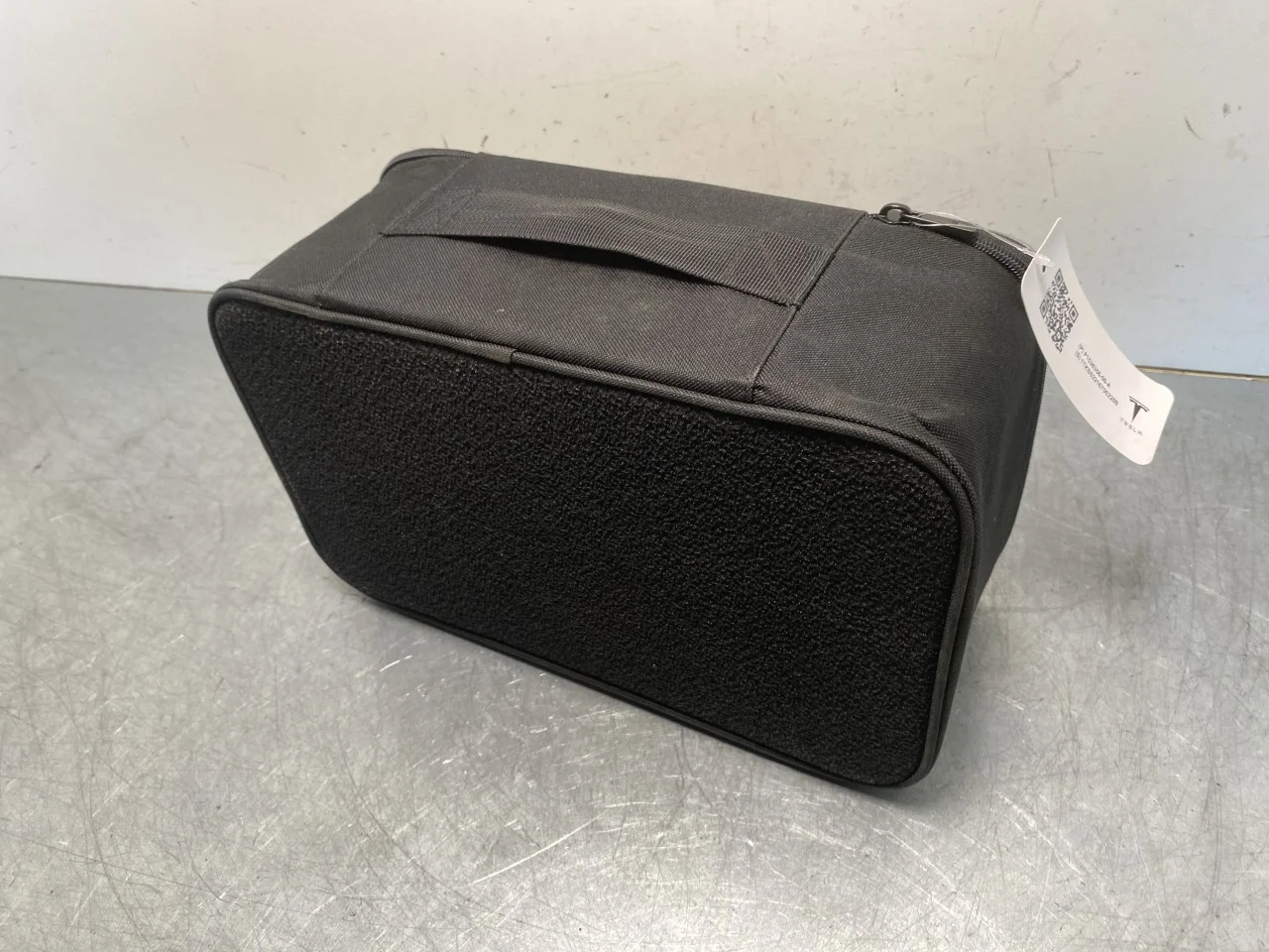 Tesla MODEL Y 2021- Tow bar view 2
