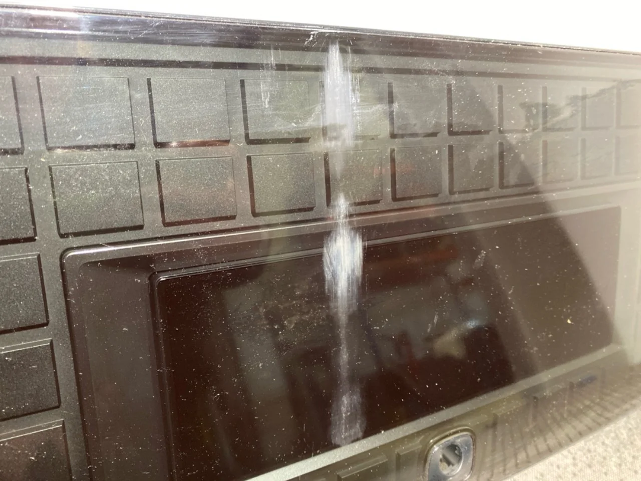 Grille, complete view 2
