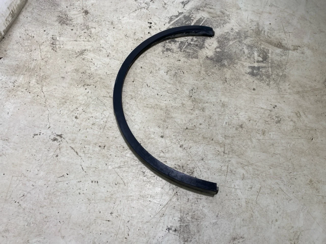 Tesla MODEL Y 2021- Wheel arch trim view 2