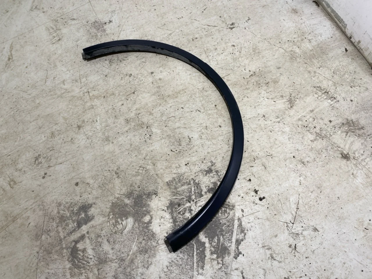 Tesla MODEL Y 2021- Wheel arch trim view 3