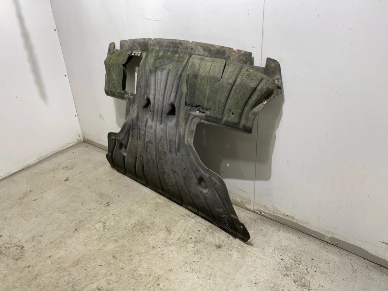 Ford MUSTANG MACH-E 2021- Underbody protection plate (engine/gearbox/floor) view 3
