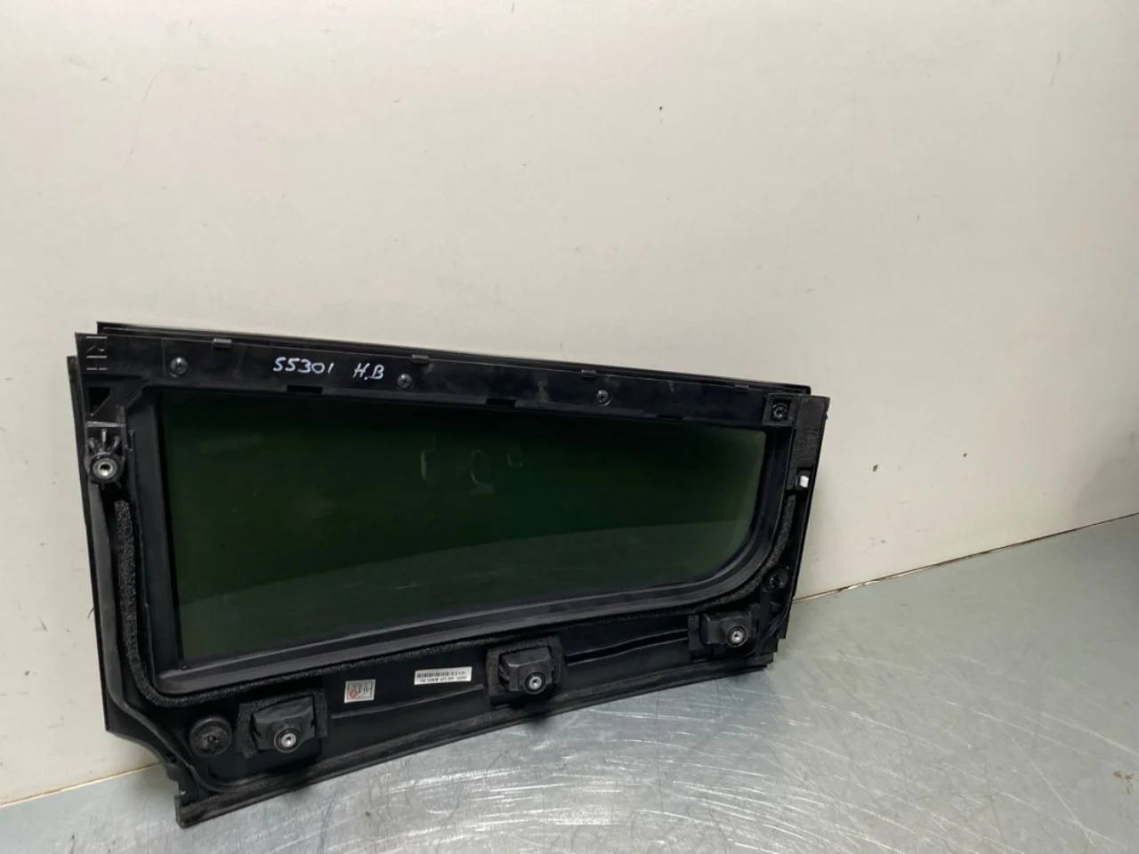 Door glass, 4-door, rear right view 3