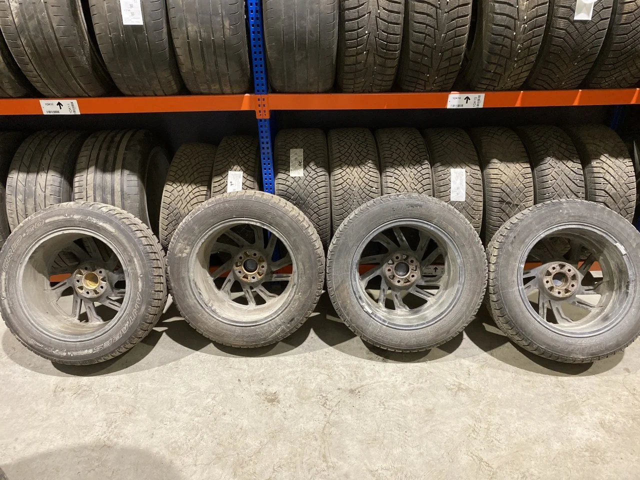 Kia SOUL 2009- Winter tire with rim view 3