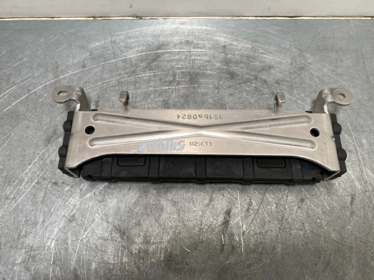 Tesla MODEL Y 2021- Body shell view 3
