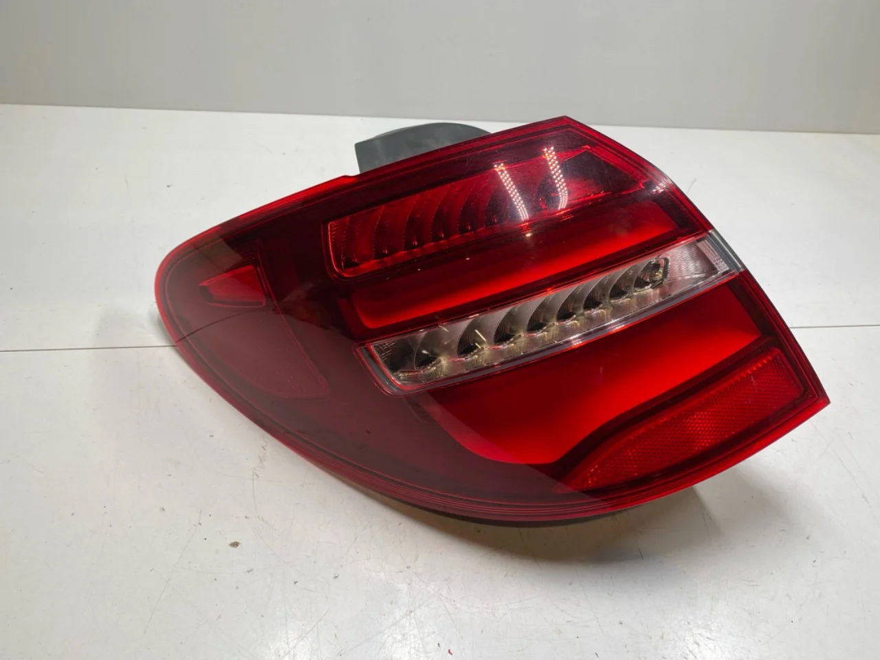 Mercedes B 180-200 W246/W242 2012-19 Hátsó lámpa, bal