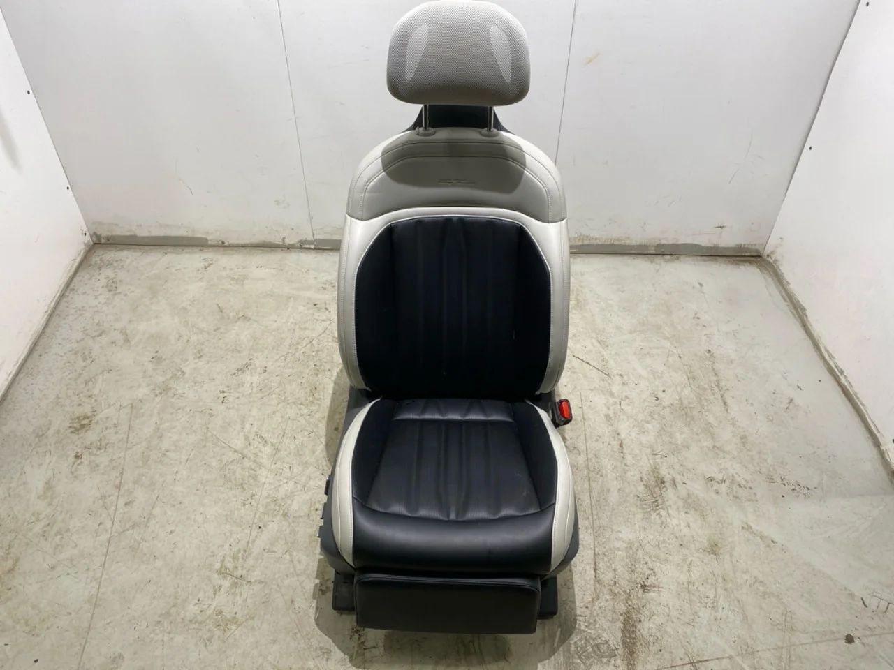 Front seat, right