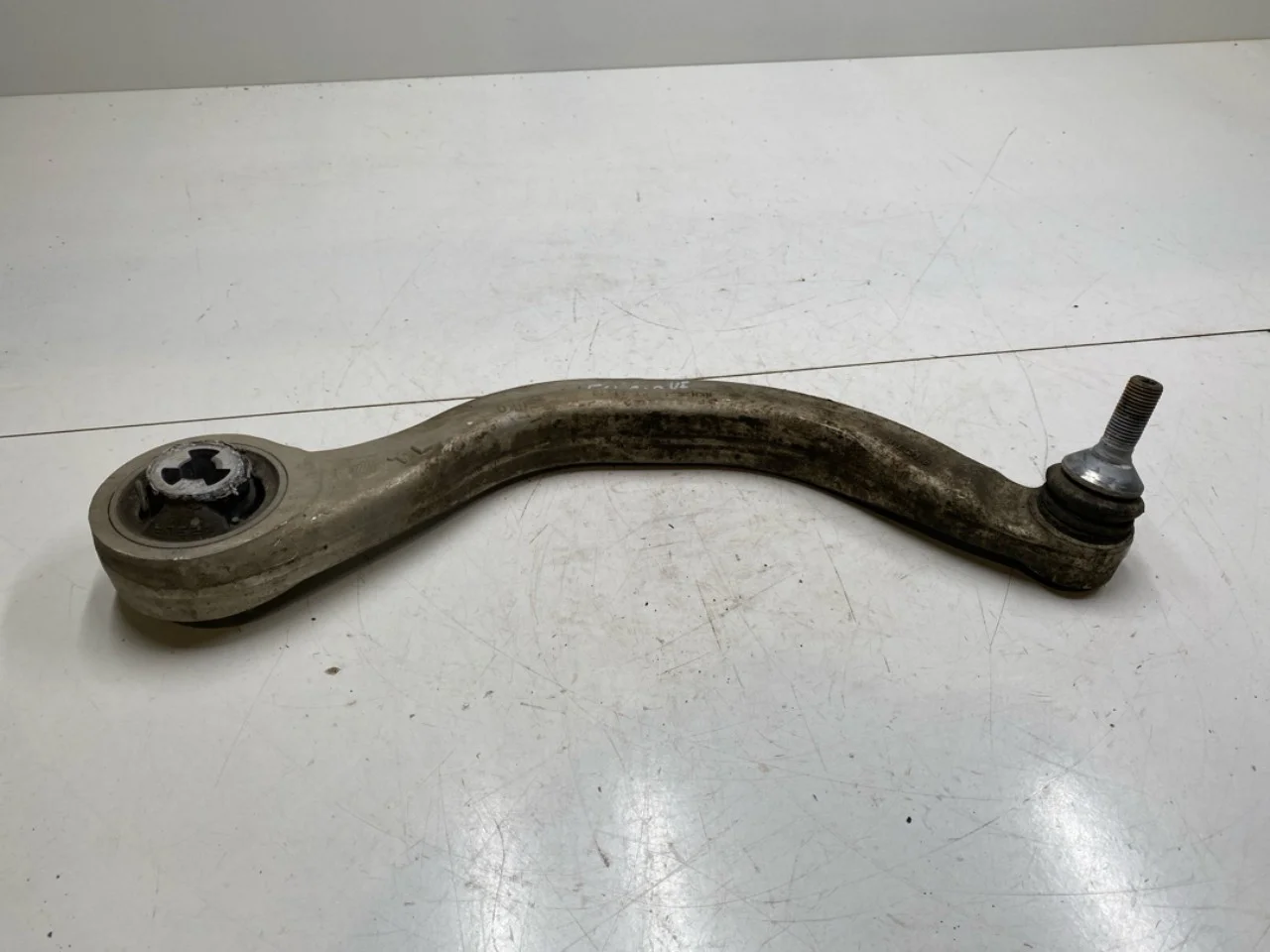 Tesla MODEL 3 2017--> Front left control arm