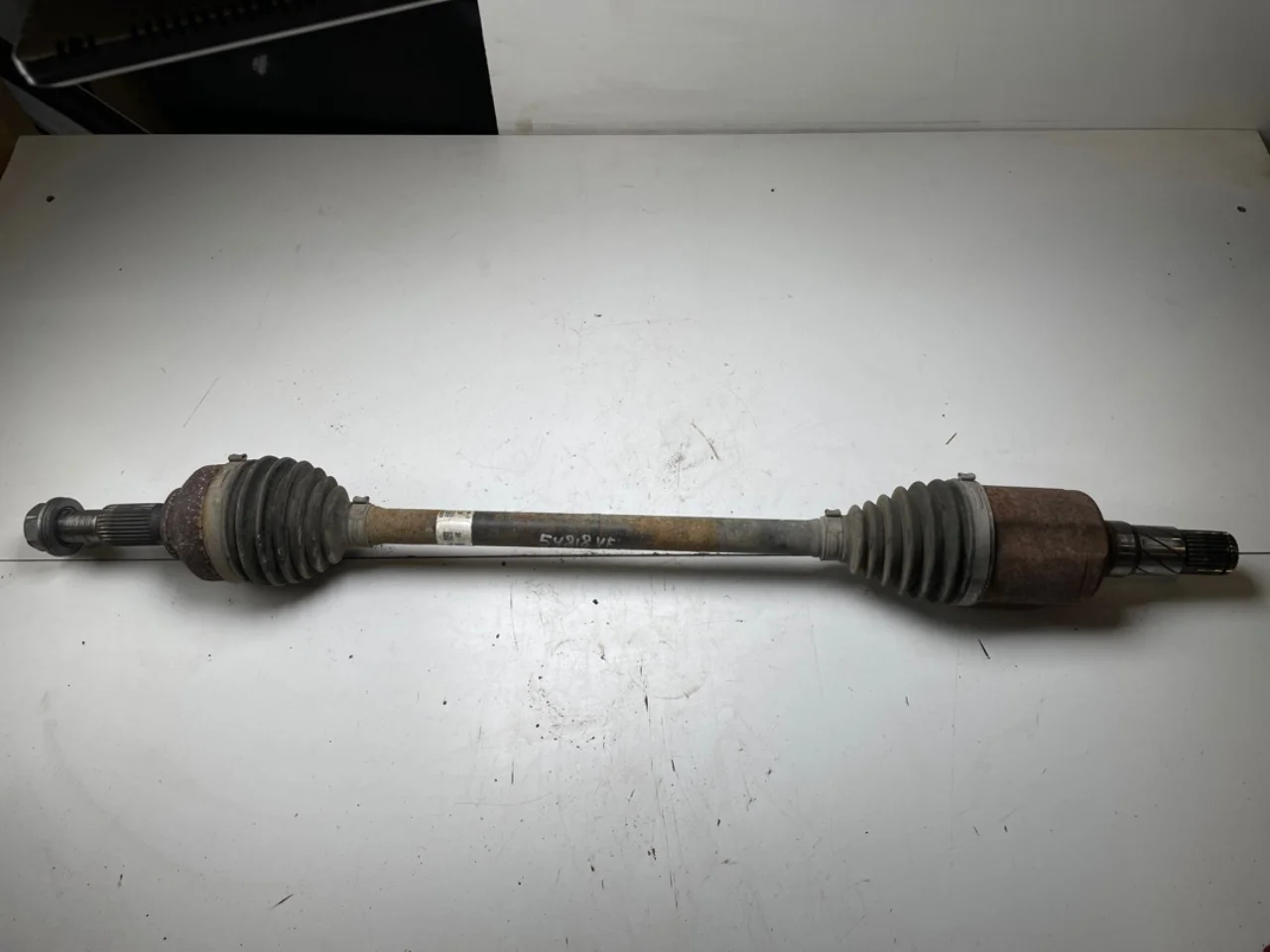 Tesla MODEL 3 2017--> Front left driveshaft