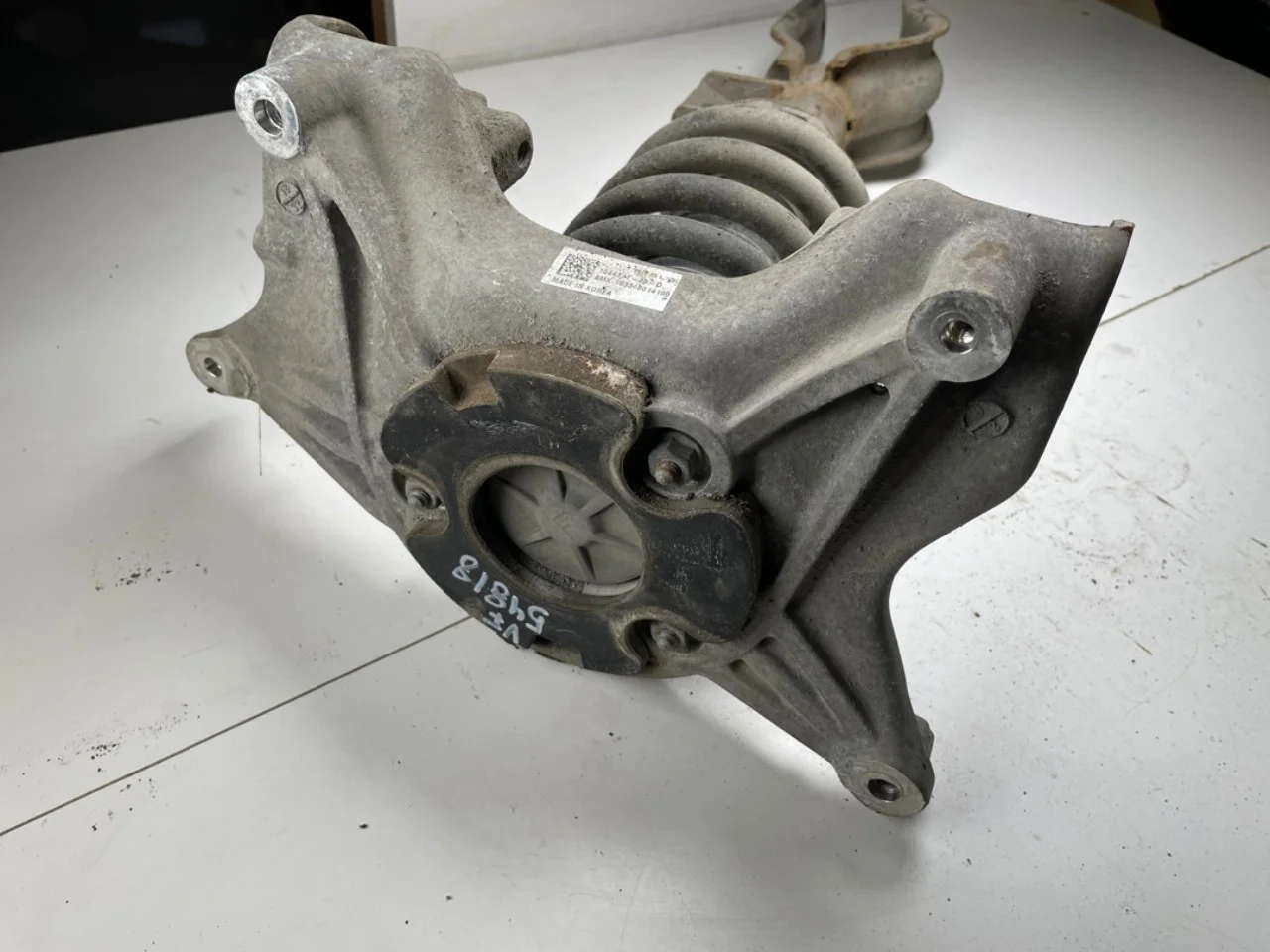 Tesla MODEL 3 2017--> Strut assembly, front left view 2