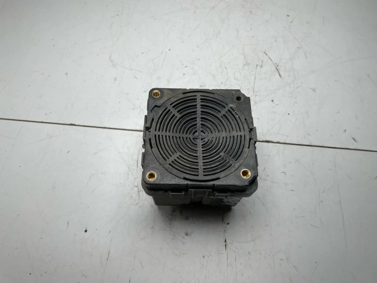 Mercedes EQE SUV X294 2022- Difuzor sunet motor vedere 2