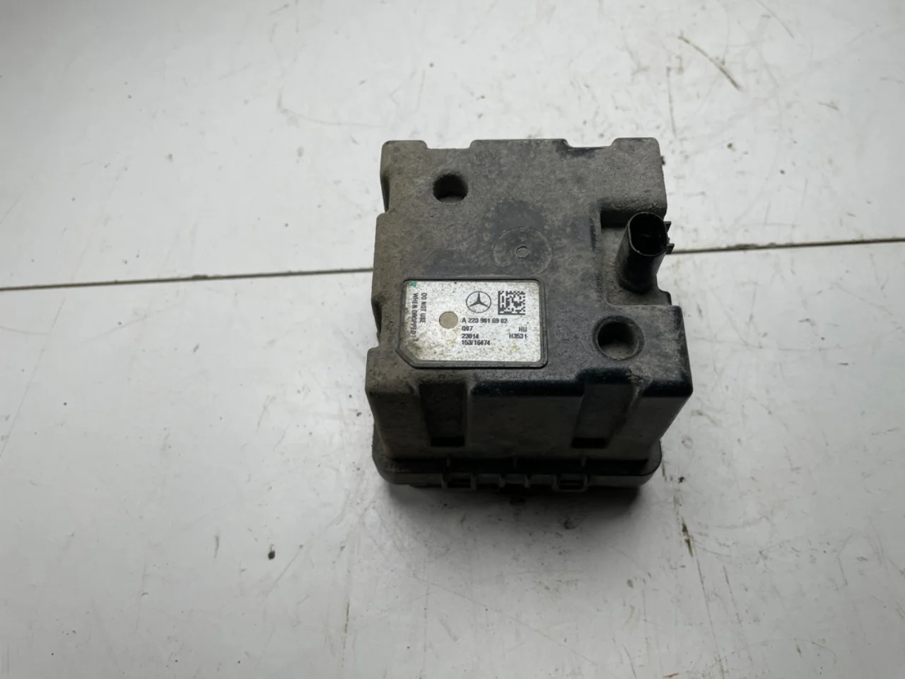 Mercedes EQE SUV X294 2022- Difuzor sunet motor vedere 3
