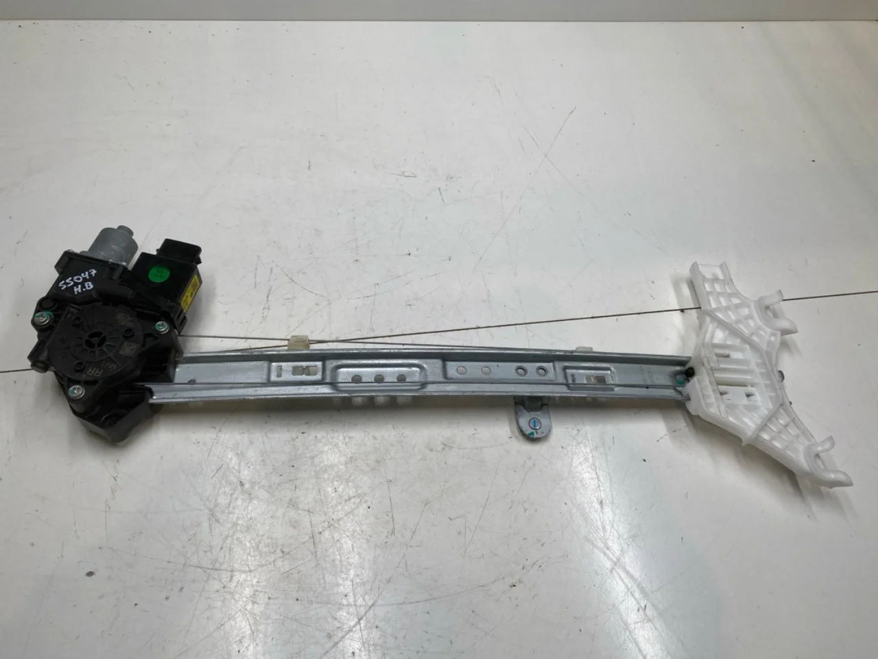 Electric window regulator, complete view 2