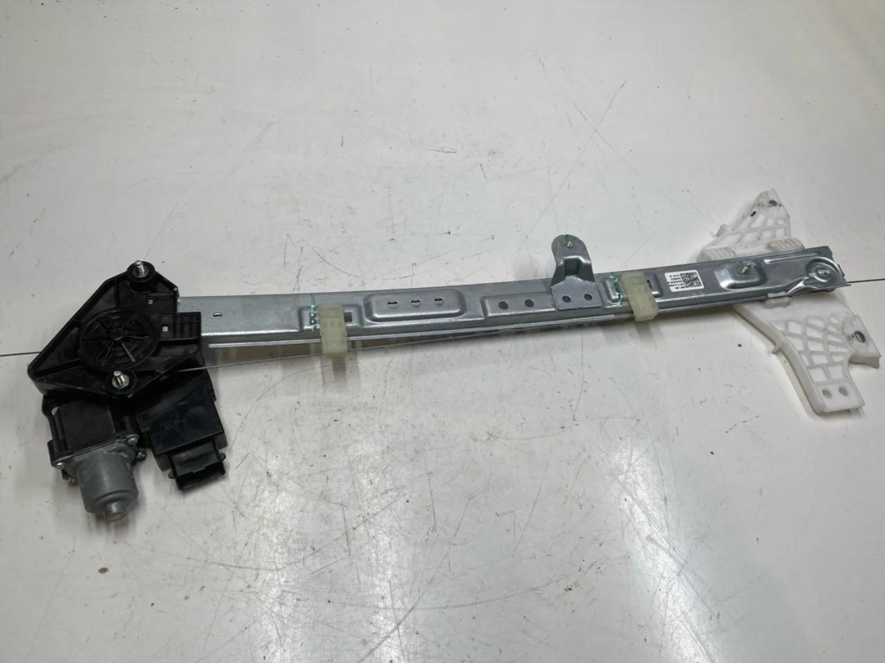 Electric window regulator, complete view 4