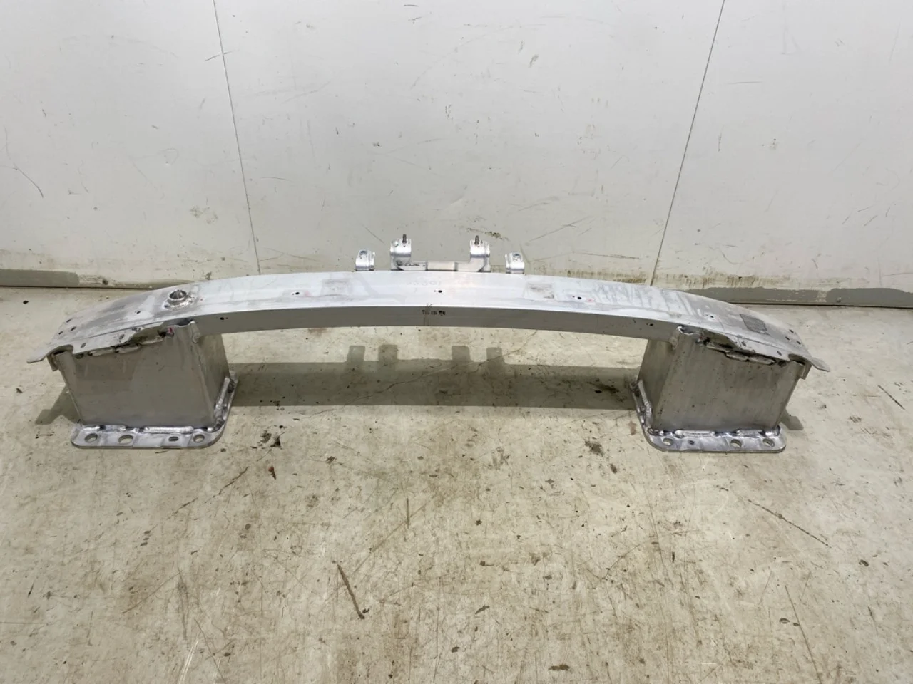 Bumper reinforcement beam, front