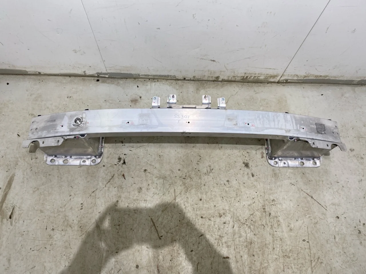 Bumper reinforcement beam, front view 2