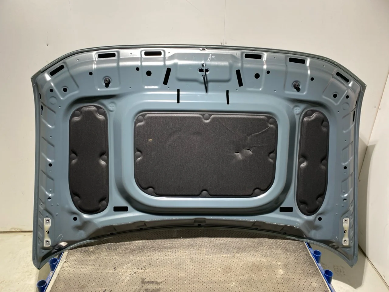 Bonnet view 3
