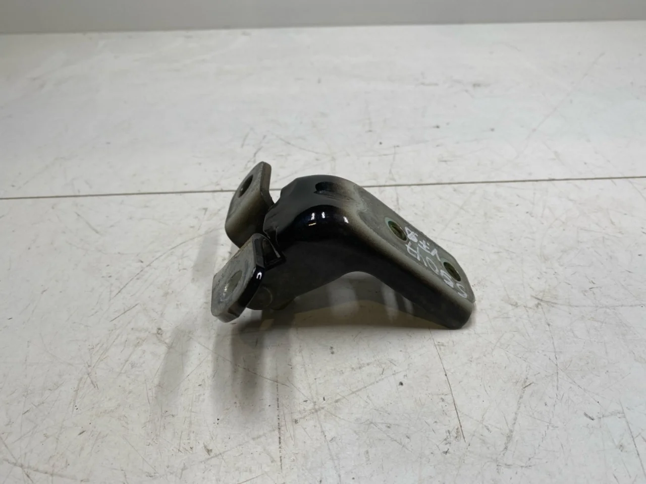 Door hinge