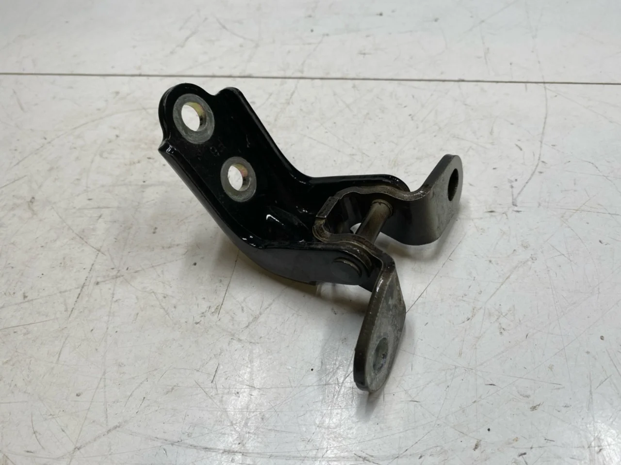 Door hinge view 3