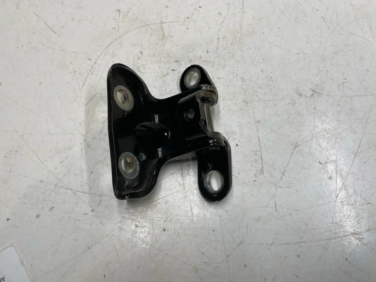 Door hinge