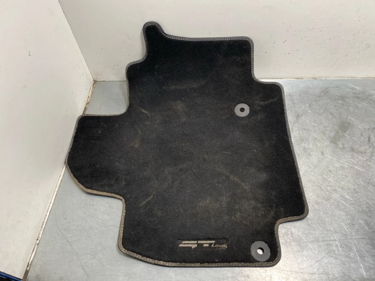 Floor carpet