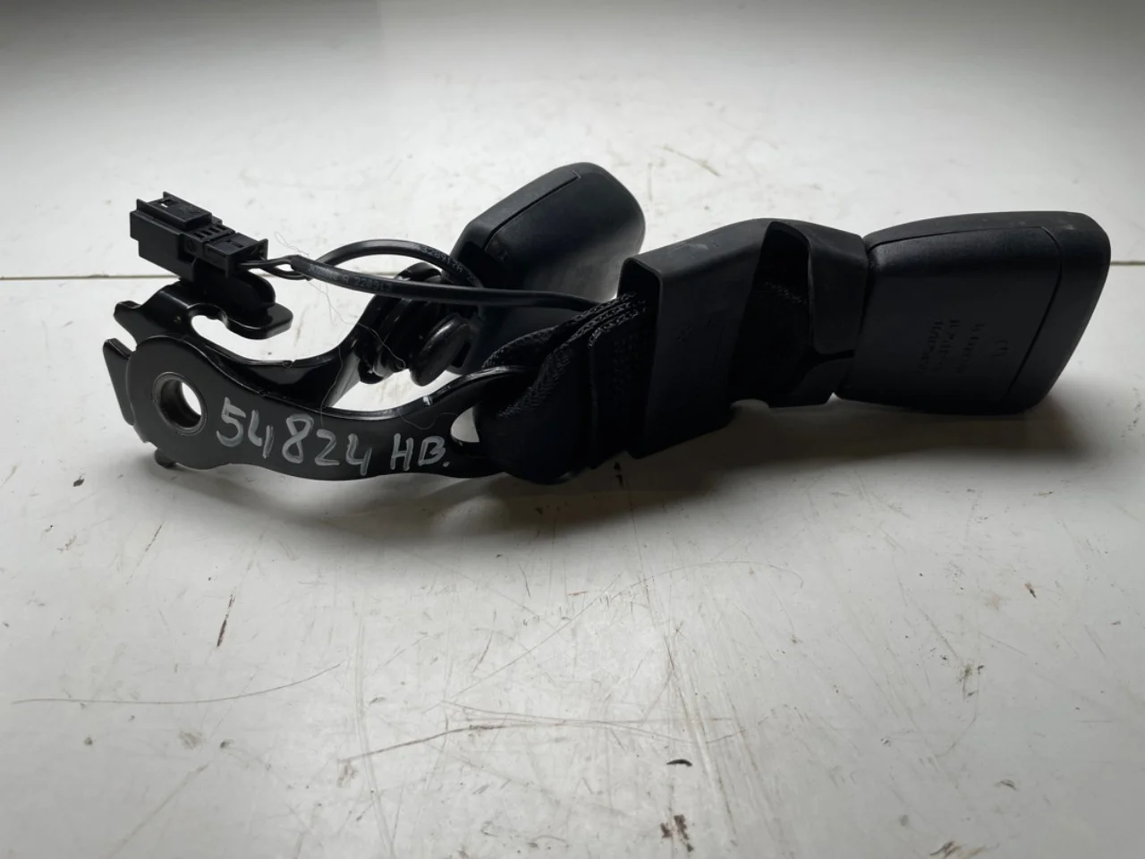 Mercedes EQE SUV X294 2022- Seat belt buckle / anchor view 2