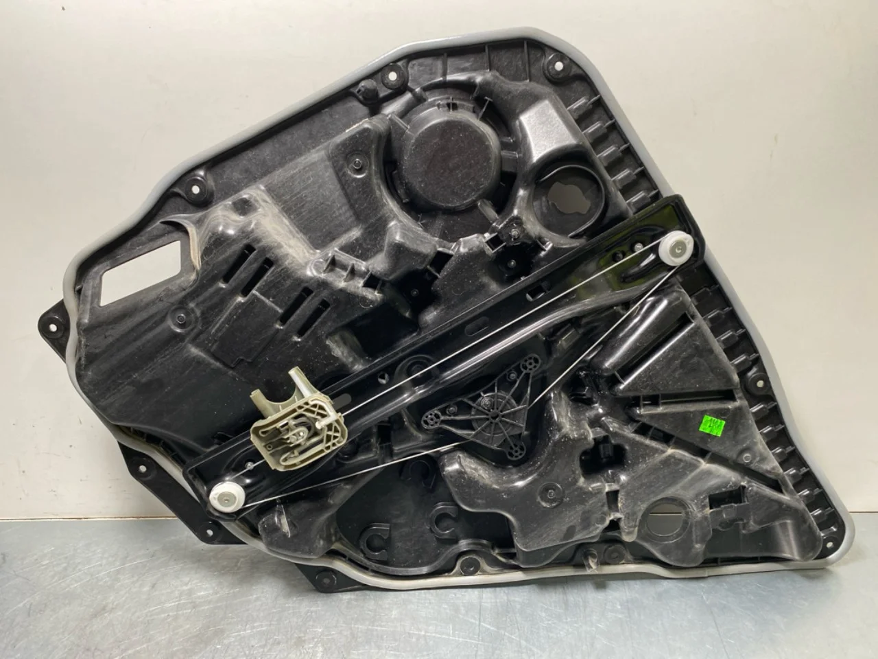 Mercedes EQE SUV X294 2022- Electric window regulator, complete view 2